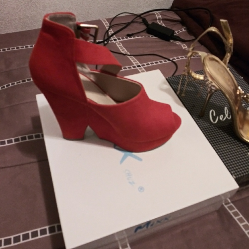 Shoes - Picture 5 of 5